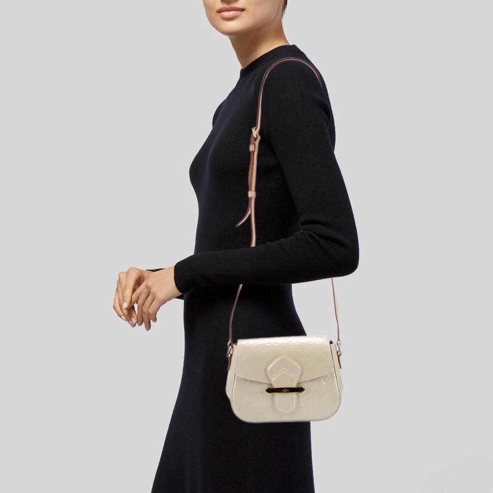 Louis Vuitton Bellflower GM Crossbody Bag